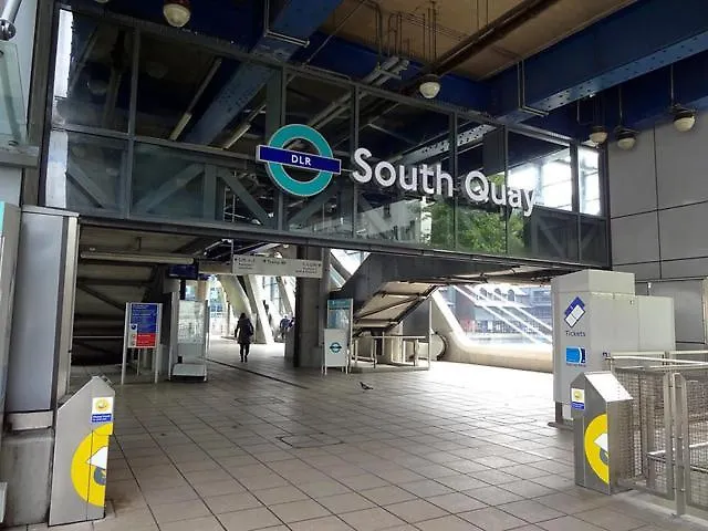 Stylish 1-Bedroom Apartment Near Canary Wharf, O2 Arena & Excel - Excellent Transport Links London