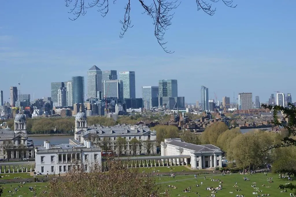 Stylish 1-Bedroom Apartment Near Canary Wharf, O2 Arena & Excel - Excellent Transport Links London 0*,  United Kingdom