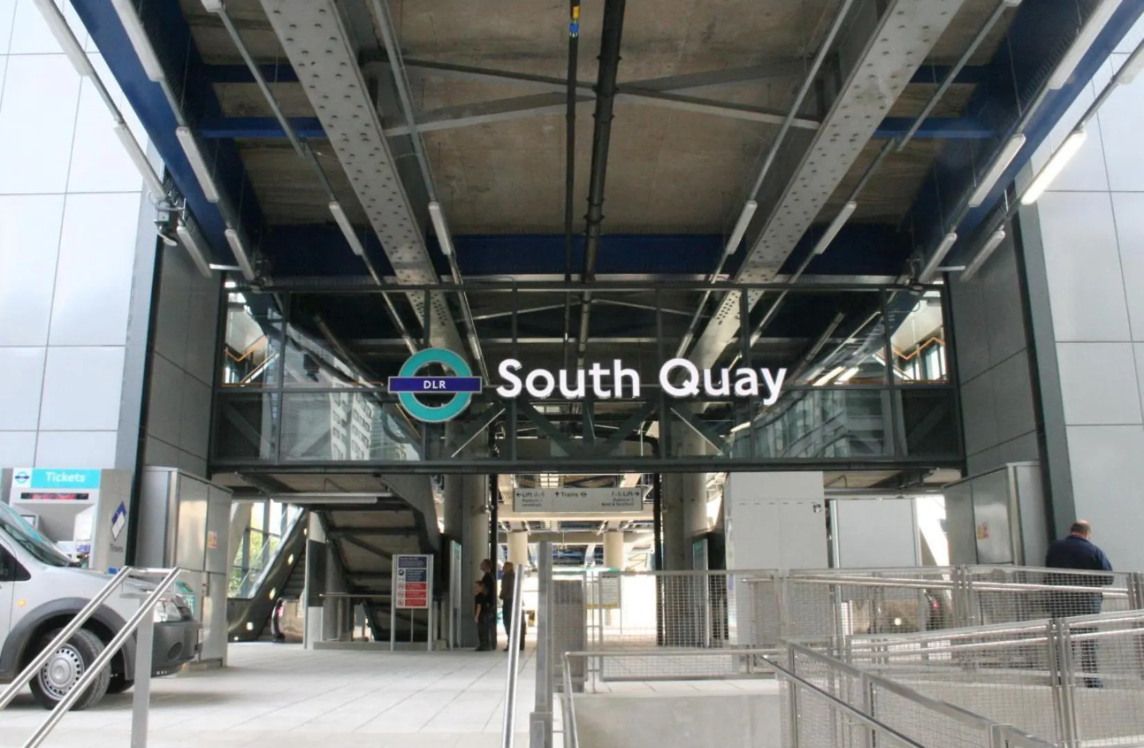 Stylish 1-Bedroom Apartment Near Canary Wharf, O2 Arena & Excel - Excellent Transport Links London